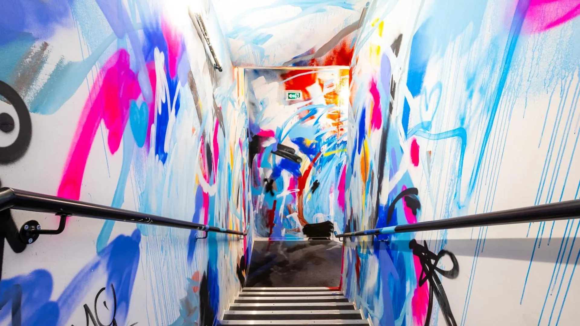 The People - Marseille Hostel