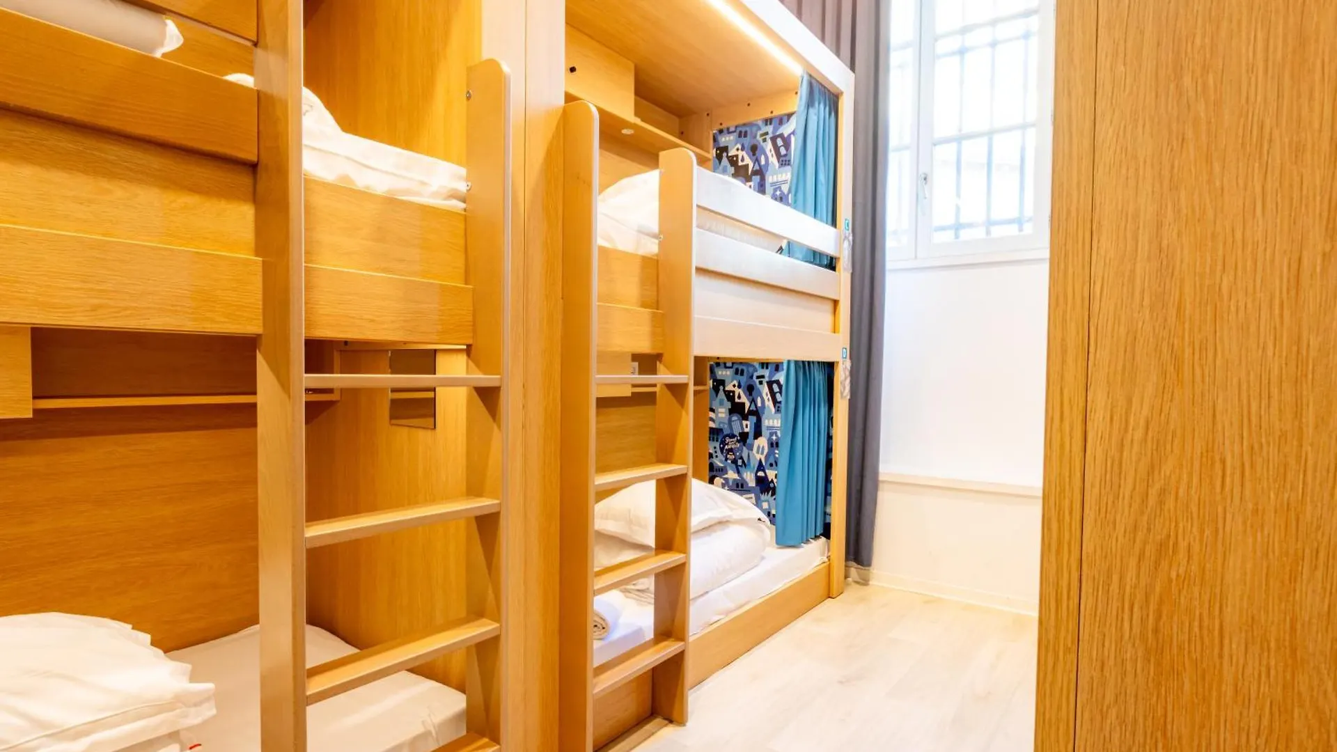 The People - Marseille Hostel