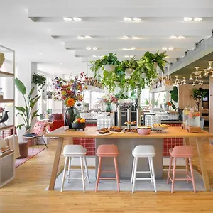 **** Apartahotel Zoku Francia