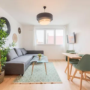 Lille, Fully-equipped With Parking Space Appartement Rijsel