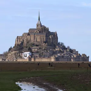 La Mouette De 4 Personnes , Pontorson France
