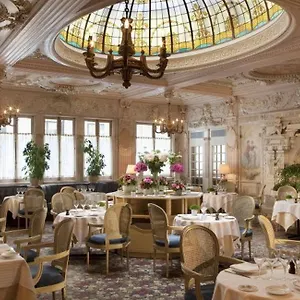Bedford 4*, Paris France