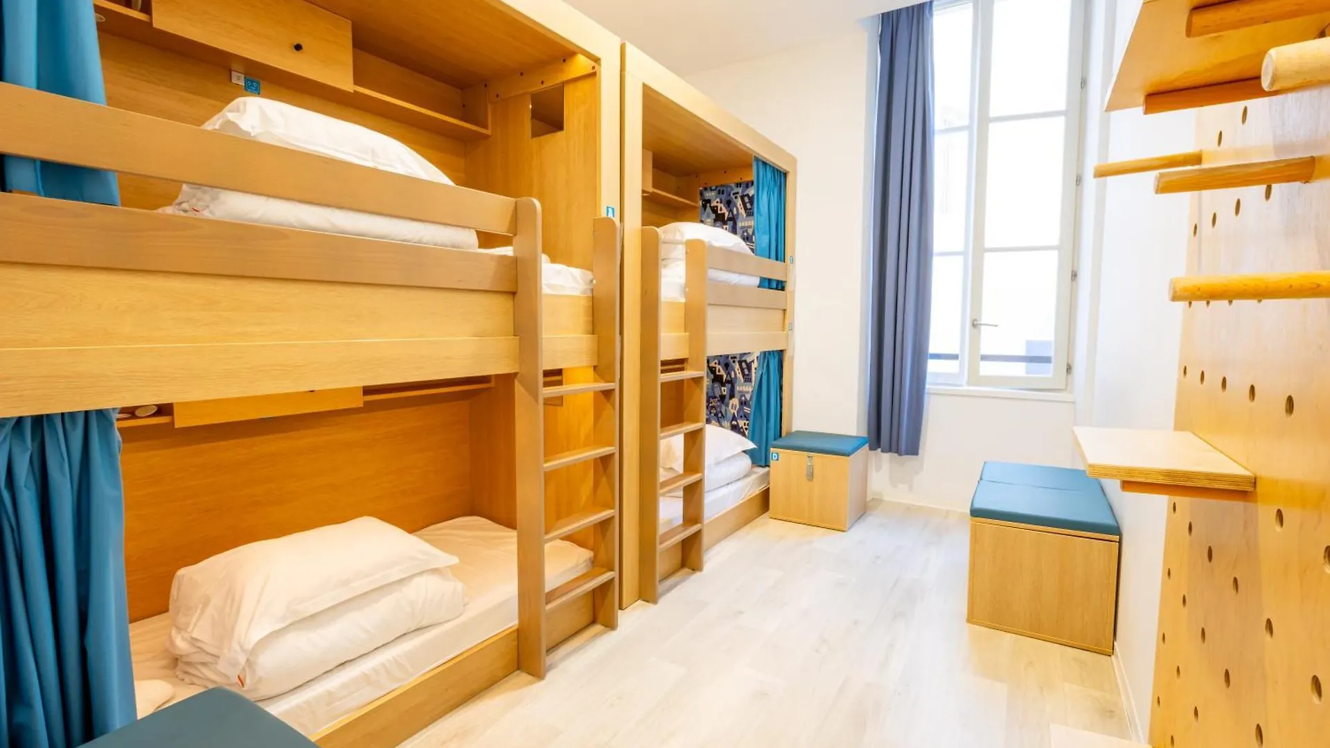 The People - Marseille Hostel
