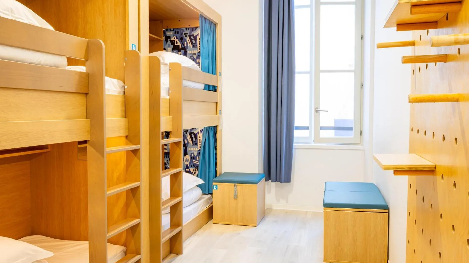 The People - Marseille Pansiyon Hostel