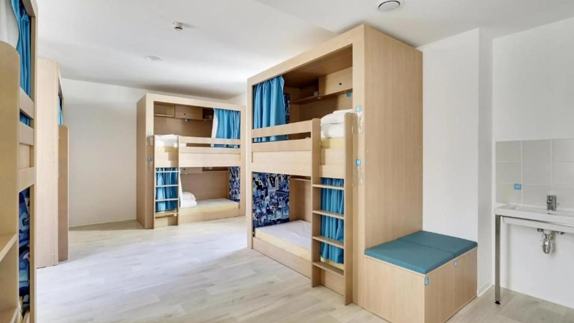 The People - Marseille Hostel