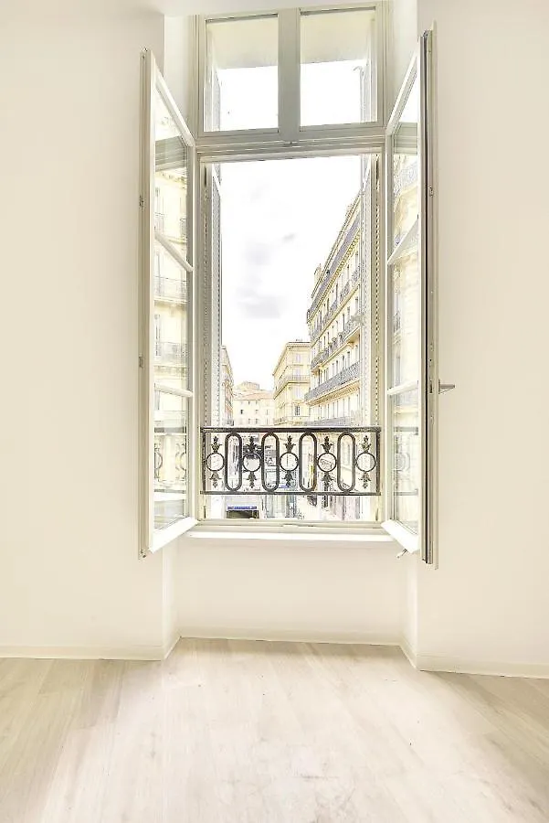 The People - Marseille Hostel